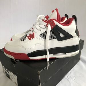 Air Jordan 4 Retro